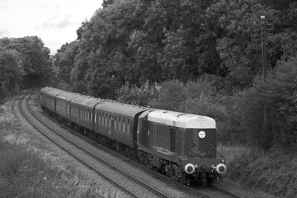 PJ16 52DM_6D_EF70-300L